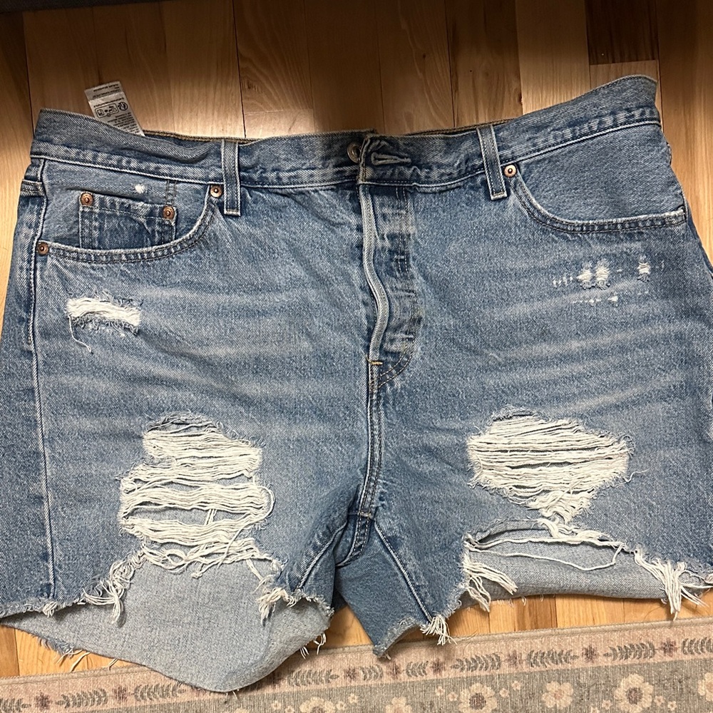 Levi 501s size 18W - Distressed Shorts